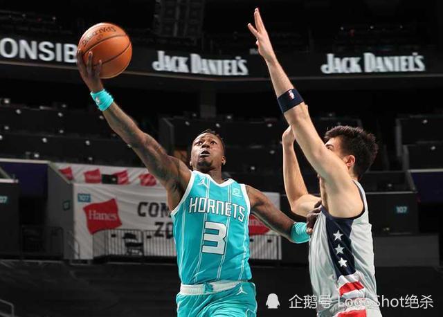NBA约基奇补时争议绝杀勇士，终结对手七连胜登顶西部引热议